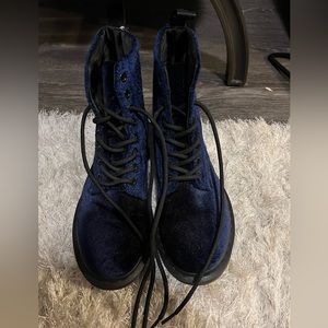 Doc marten Size 7 blue velvet